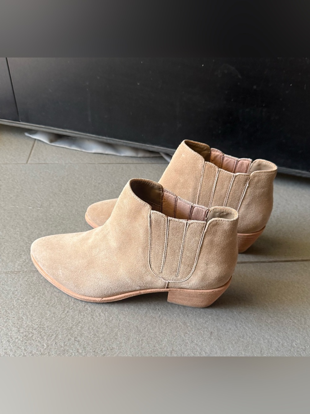 Joie Tan Suede Chelsea Ankle Boots Women’s US 10.5–11 EU 41 Low Heel